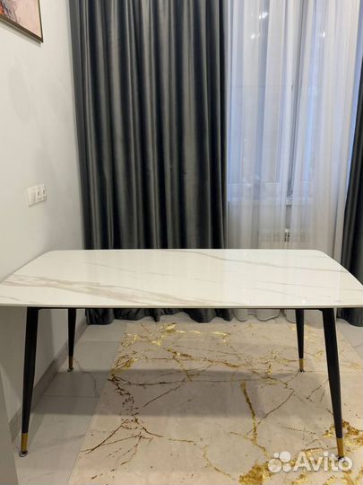 Дизайнерский обеденный стол Рио