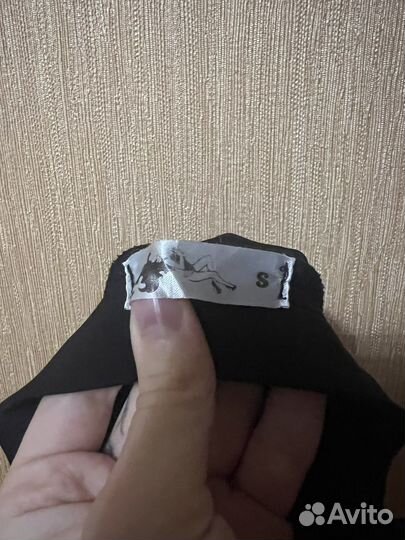 Спортивный топ черный feel & heel