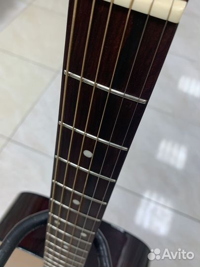 Акустическая гитара