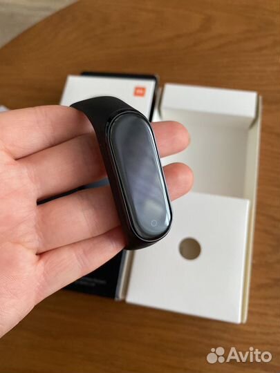 Фитнес браслет xiaomi mi band 4