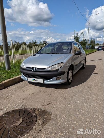 Peugeot 206, 2001
