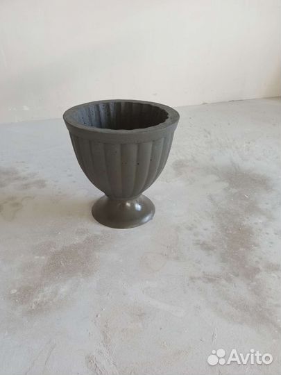Вазон из бетона, вазон для цветов