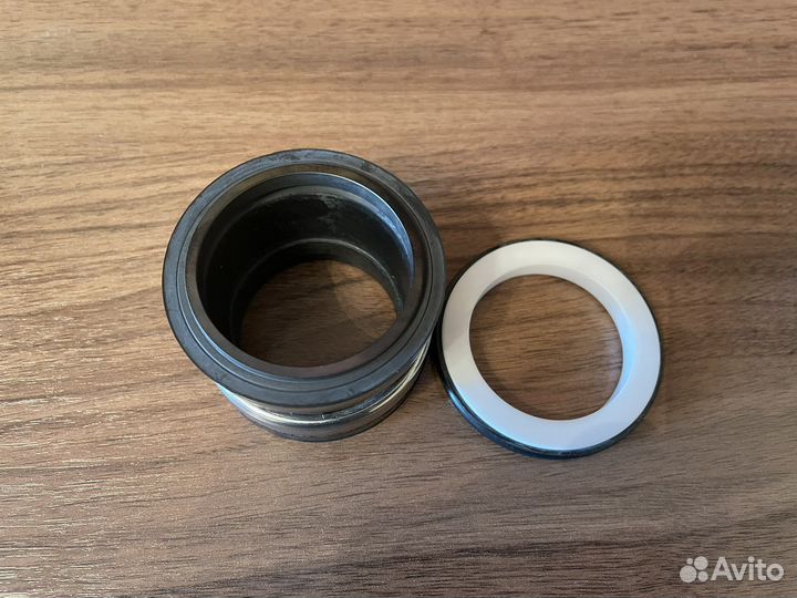 Торцевое уплотнение sn2100-40мм car/cer/epdm/l3