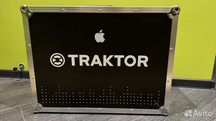 Комплект контроллер для диджея Traktor S4 mk2