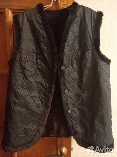 Меховая жилетка
