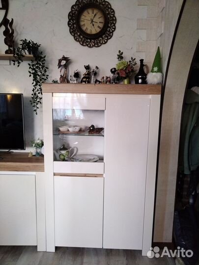 Продаётся белая стенка с отделкой дуб вотан бу