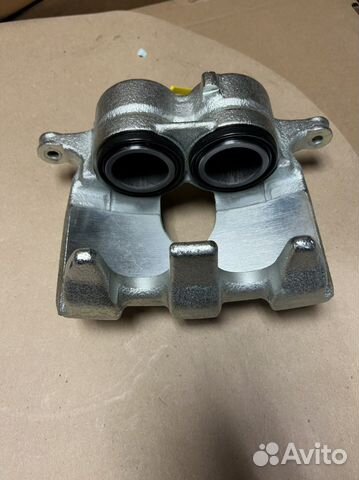 Суппорт передний правый Range Rover Sport LR110407