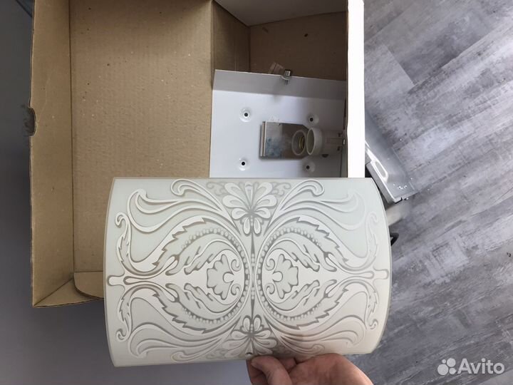 Настеные светильники новые