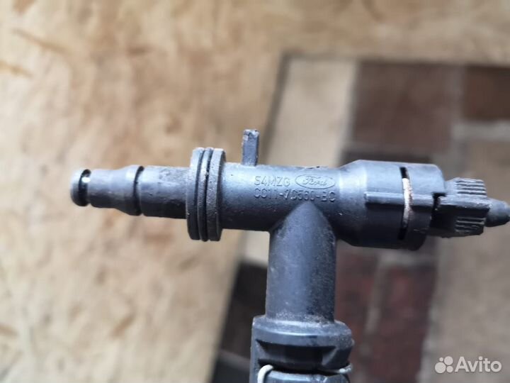 Переходник трубки сцепления Ford Transit