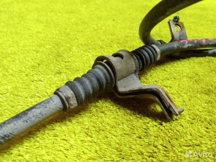 Тросик ручника задний левый Mitsubishi