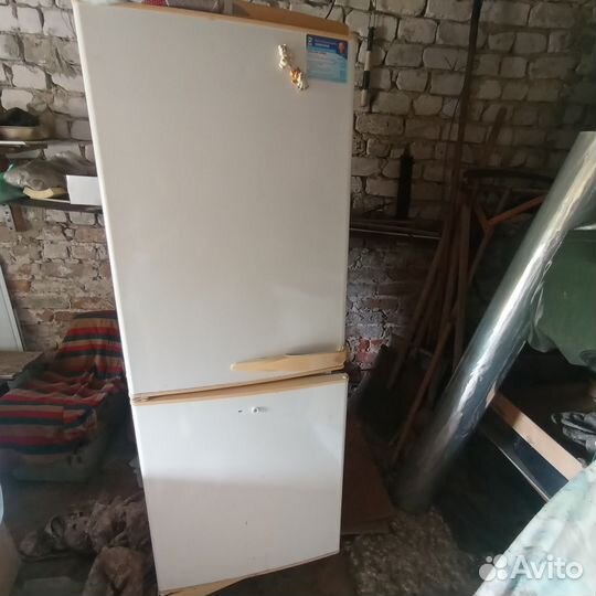 Холодильник бу стинол