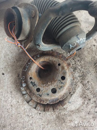 Опора амортизатора задняя правая Subaru Legacy B10