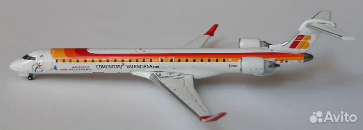Модель самолета CRJ-900ER EC-JZV 1:400