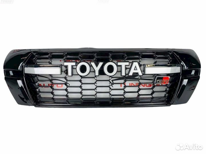 Решетка радиатора Toyota Land Cruiser 200 GR O8879