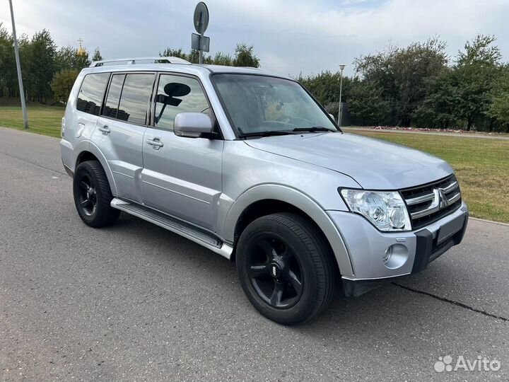 Mitsubishi Pajero 3.2 AT, 2008, 255 863 км