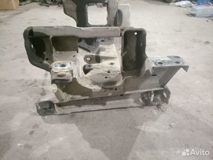 Подрамник Volkswagen Transporter Caravelle Т4