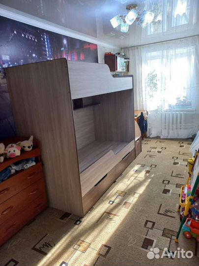 Кровать двухьярусная