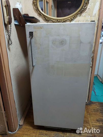 Старенький холодильник snaige-126