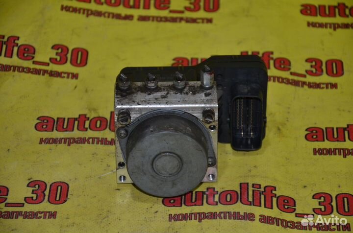 Блок ABS Toyota Auris E150