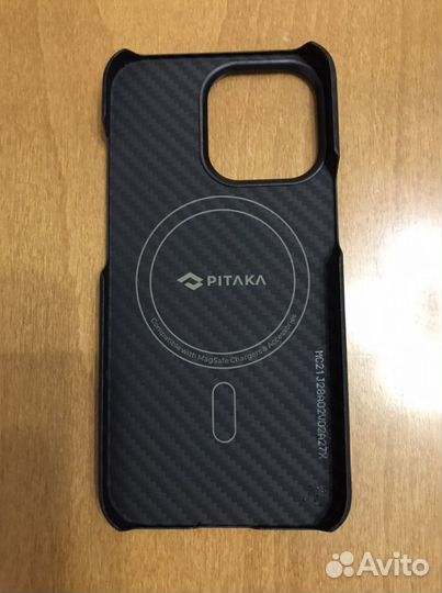 Чехол на iPhone 13 про карбоновый