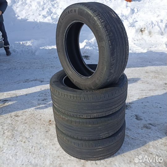 Continental ContiPremiumContact 225/60 R17