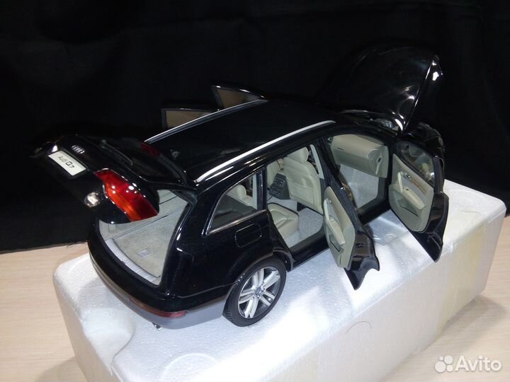 1/18 Audi Q7 (Kyosho)