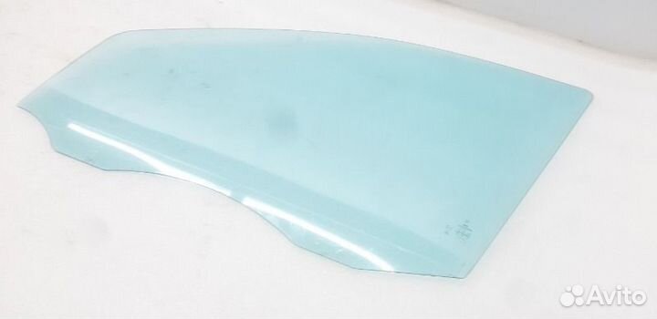 Стекло двери переднее левое Mercedes C W203 1.8