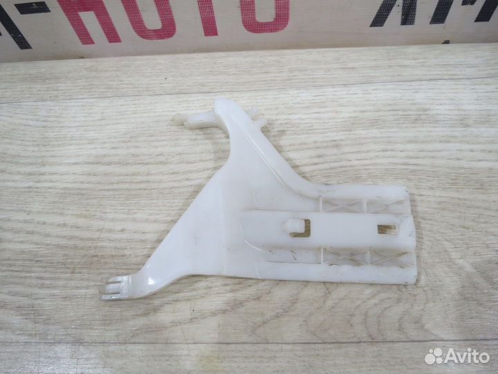 Кронштейн замка двери передний Hyundai i30 2