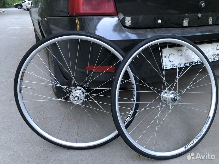 Колеса на фикс 700с