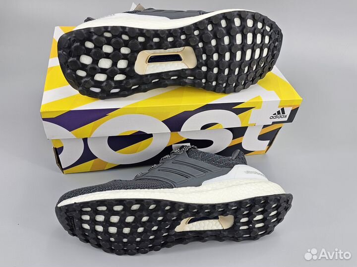 Беговые кроссовки адидас ультрабуст v4