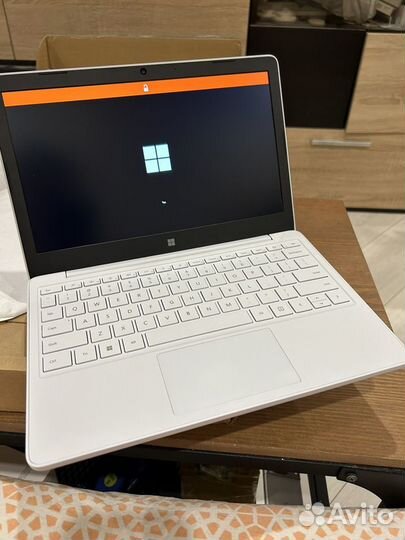 Microsoft Surface Laptop SE