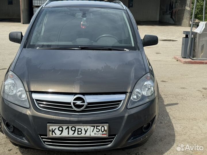 Opel zafira модель