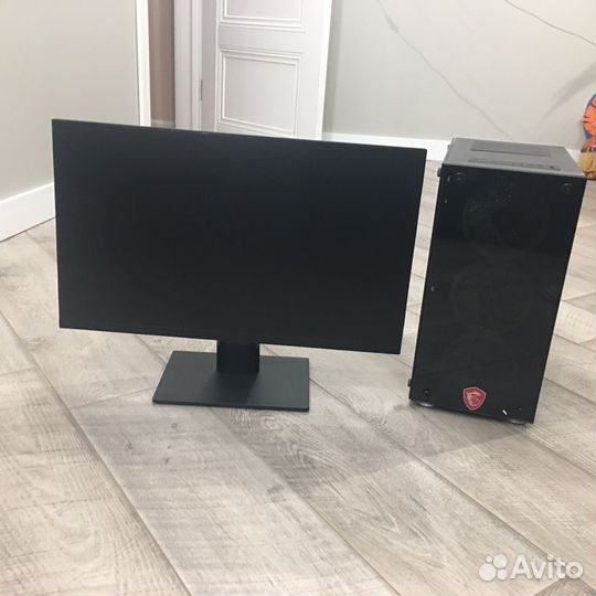 Системный блок и монитор