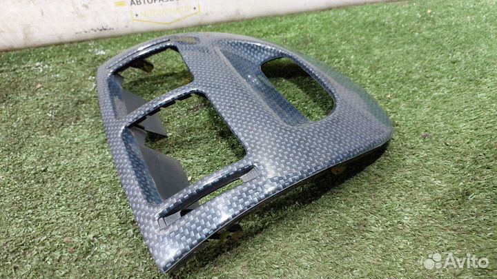 Накладка центральная на торпедо Carisma 1