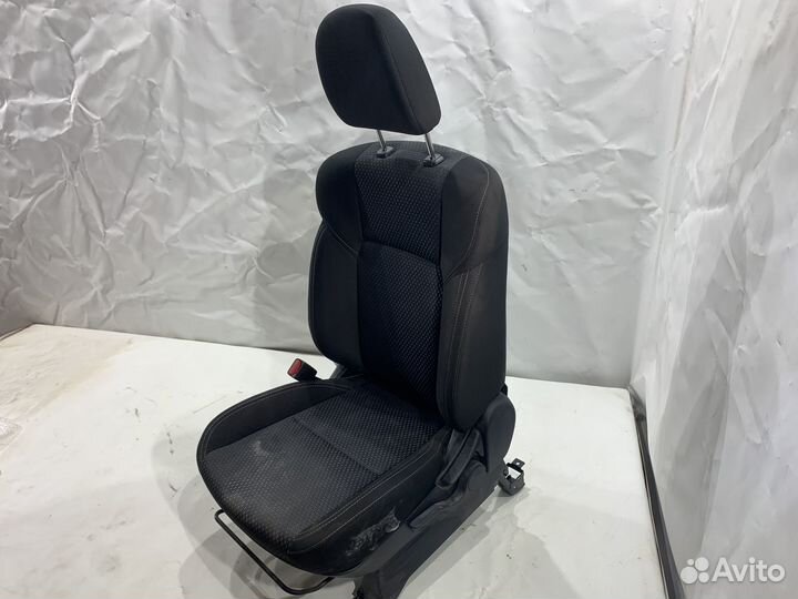 Сидения передние Mitsubishi Outlander 3