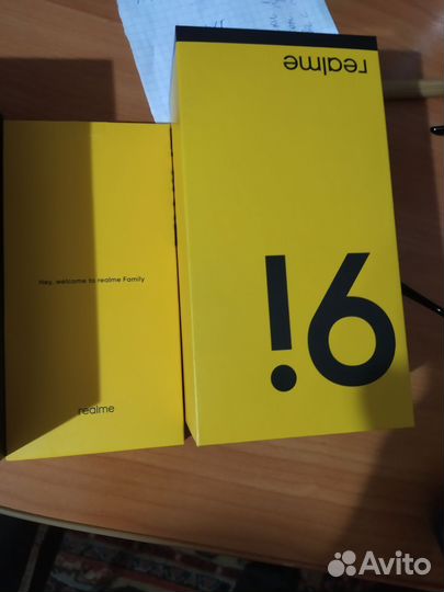 Телефон realme 9i