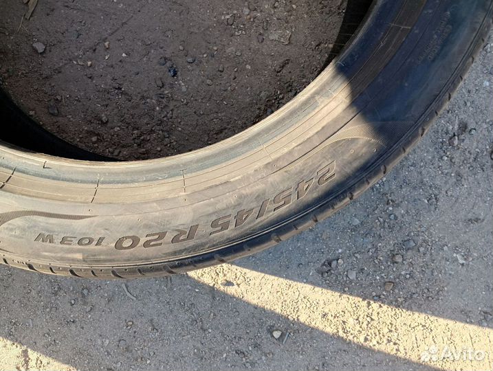 Pirelli P Zero PZ4 245/45 R20