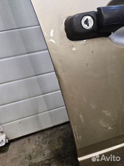 Правая дверь лада гранта с дефектом