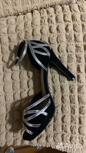 Туфли выпускные на шпильке