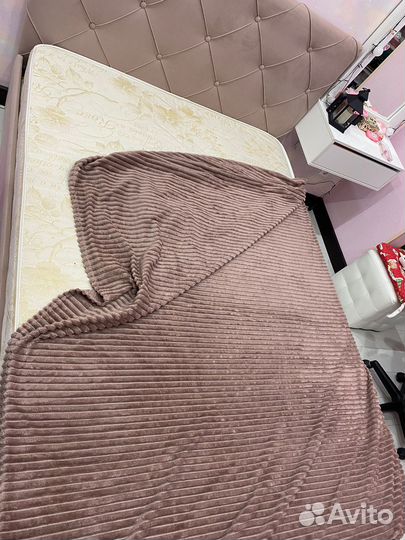 Кровать с матрасом 140 200