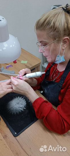 Маникюр и педикюр