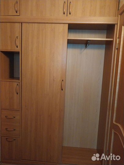 Мебель в прихожую бу