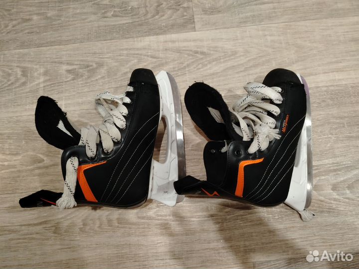 Коньки хоккейные 39 размер