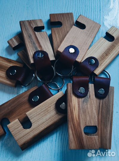 Подставка для телефона из дерева