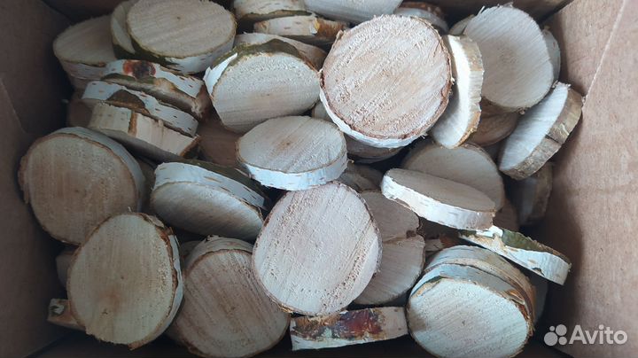 Спилы дерева маленькие. Заготовки для творчества