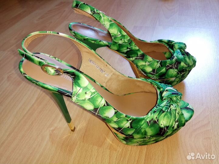Босоножки clementine 37р-р Новые