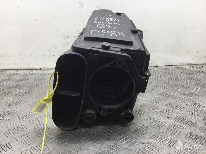 Корпус воздушного фильтра Mercedes C-klasse a64609