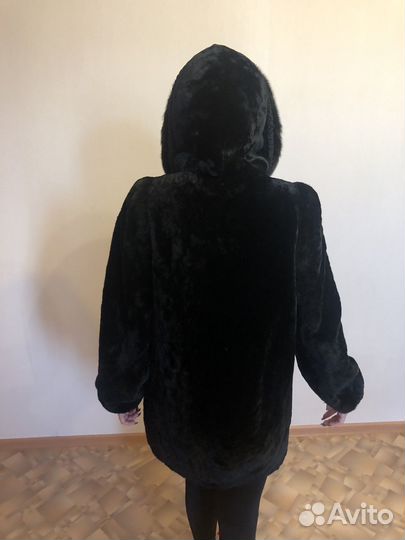 Шуба мутоновая с капюшоном
