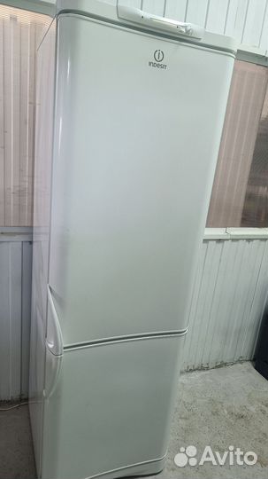 Холодильник indesit