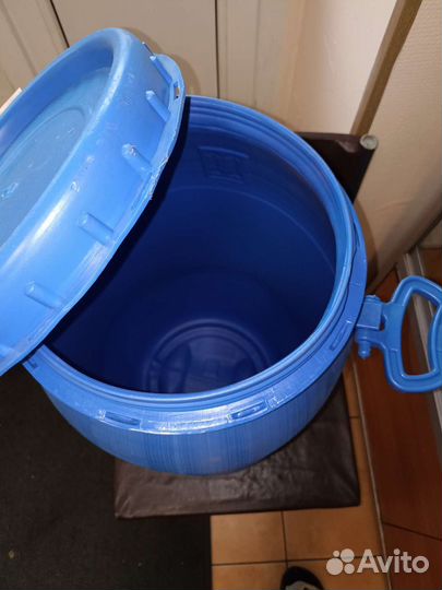 Бочка пластиковая 40 литров бу 2 шт